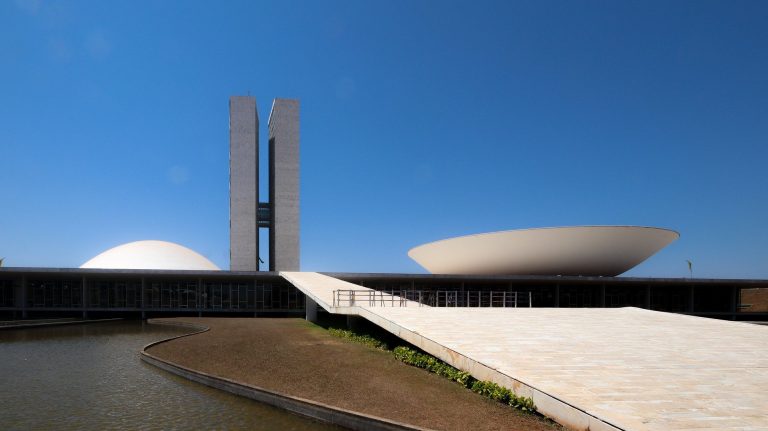 Tributos e Contribuições Federais – Promulgada a Emenda Constitucional que dispõe sobre a redução gradual de incentivos fiscais federais de natureza tributária