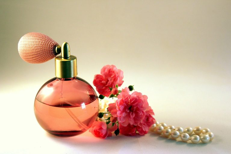 Receita Federal mira indústrias de cosméticos para arrecadar R$ 2 bi
